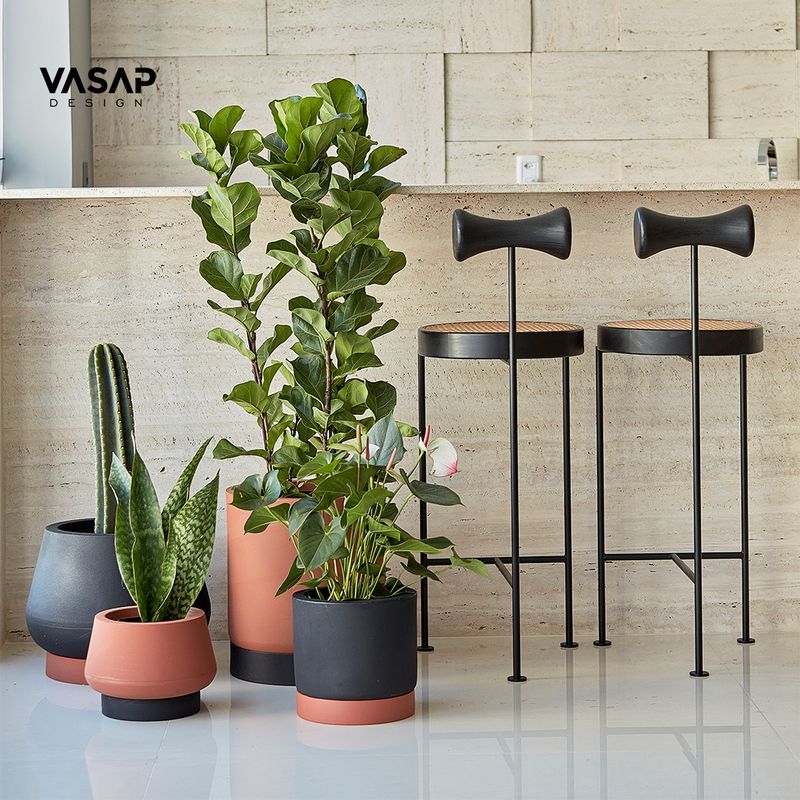 KIT DE 4 VASOS CUMBUCA PRETO ABSOLUTO E TERRACOTA