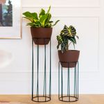 KIT DE 2 VASOS CONE BAIXO ARGILA COM SUPORTES