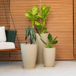 KIT DE 3 VASOS CONE LISO BRANCO MÁRMORE COM PRATOS